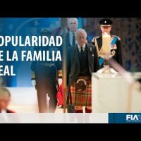 ¿Cuál es el nivel de popularidad de la Familia Real en diferentes regiones de España?