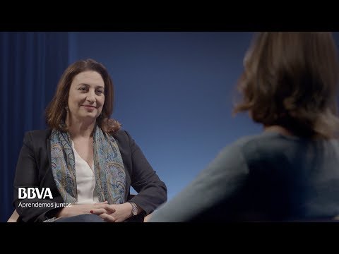 ¿Cuál es la relación de la Familia Real con las instituciones culturales y educativas en España?